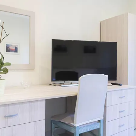 Apartment Sorrentovibes - Modern With Terrace, Swimming Pool&tennis Sorrento