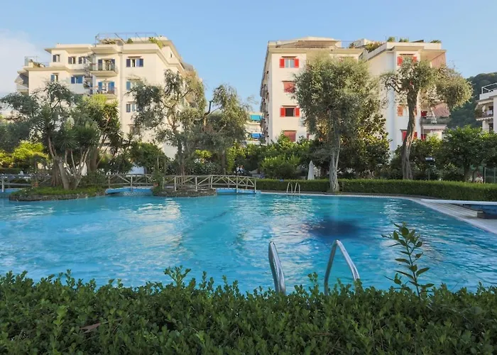 Sorrentovibes - Modern With Terrace, Swimming Pool&tennis * Sorrente