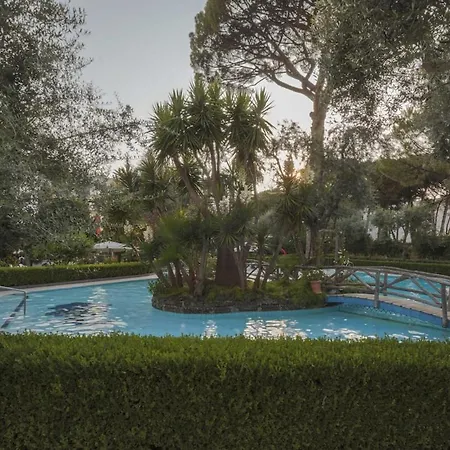 Apartmán Sorrentovibes - Modern With Terrace, Swimming Pool&tennis