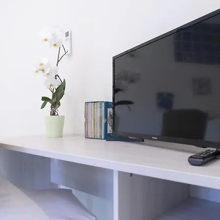 Apartmán Sorrentovibes - Modern With Terrace, Swimming Pool&tennis