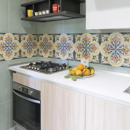 Sorrentovibes - Modern With Terrace, Swimming Pool&tennis Апартаменти Сорренто